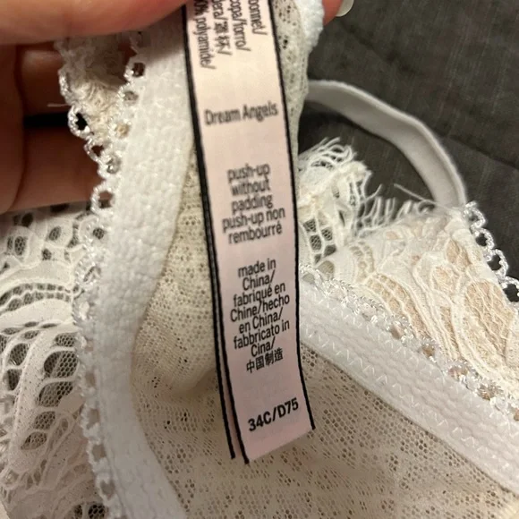 Victoria’s Secret bra - Picture 5 of 9